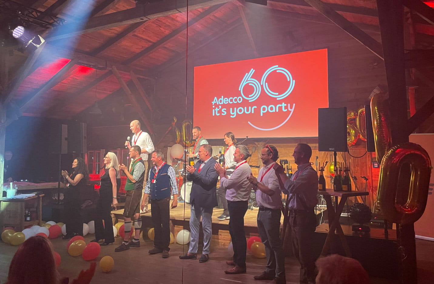 live-auftritt-bühne-geburtstagsfeier-von-adecco