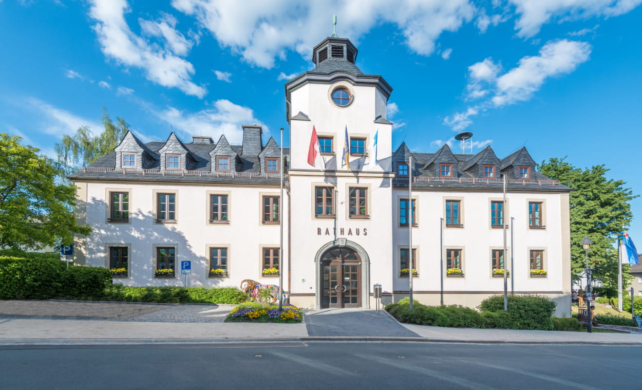 rathaus-kommunale-verwaltung-und-ministerien-adecco
